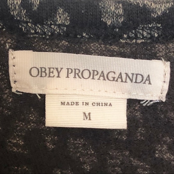 Obey Propaganda leopard print sweatshirt sz. M - Picture 3 of 6
